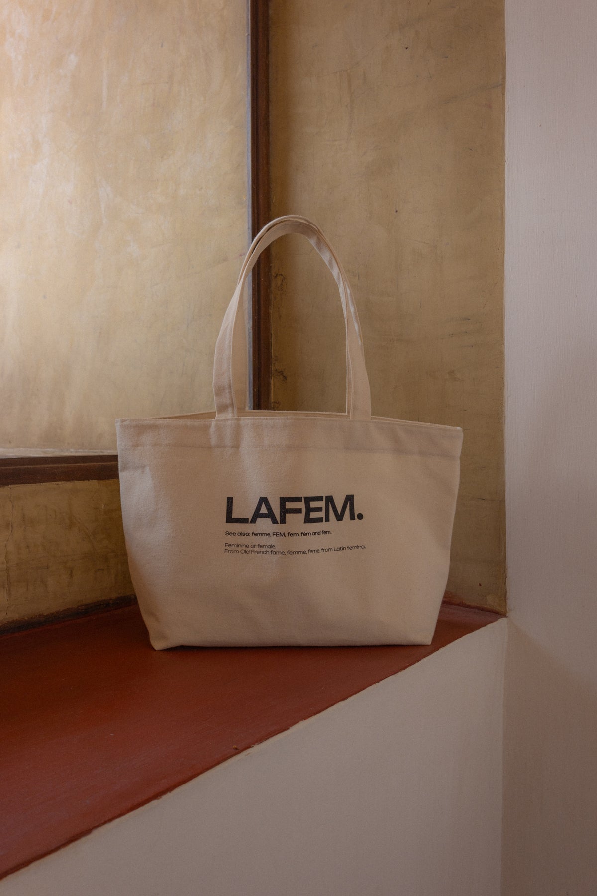 LAFEM. Tote